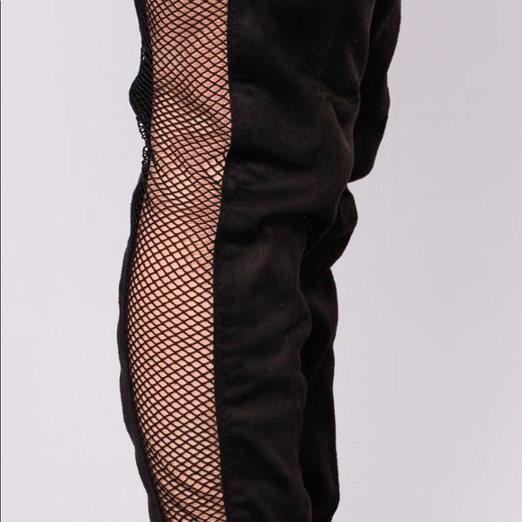 Fashion nova over the knee boots - Picture 3 of 4